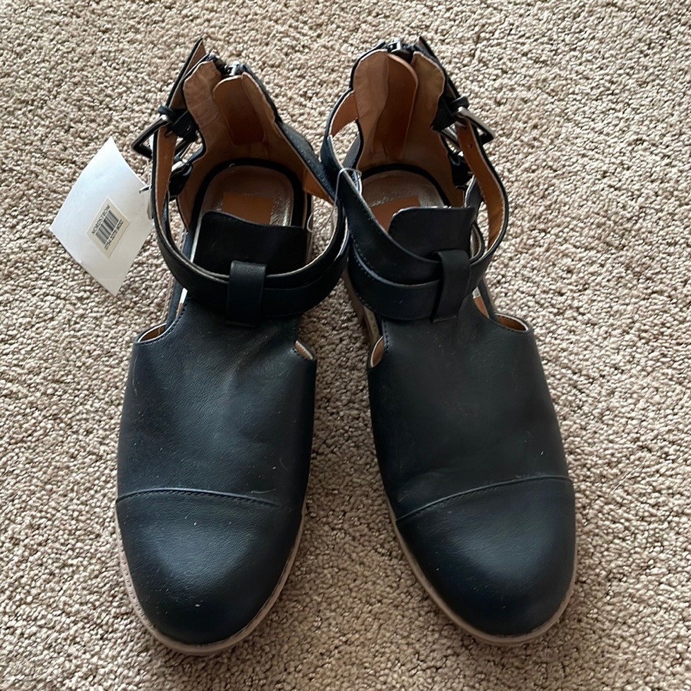 Girl size 5 Dolce Vita shoes